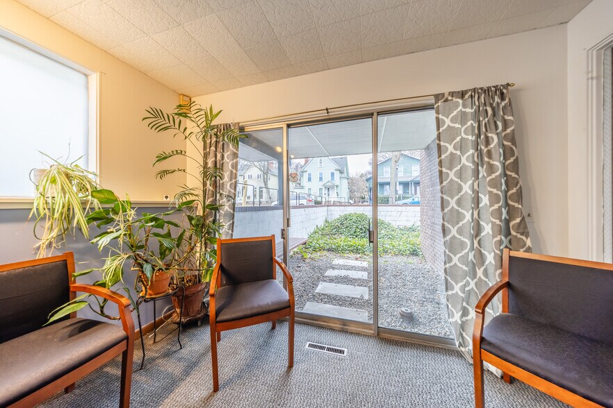 More Photos Of 71 Park Ave, Rochester Medical For Sale