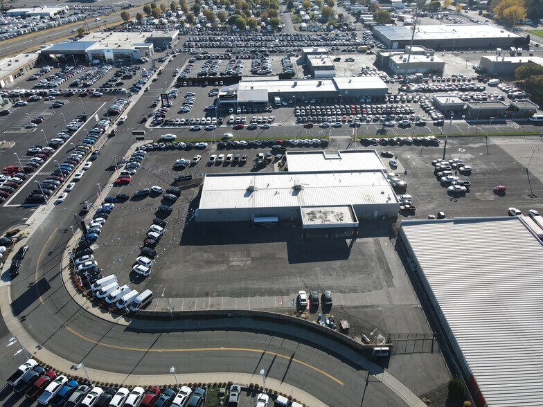 More Photos Of 3203 W Marie St, Pasco Auto Dealership For Lease