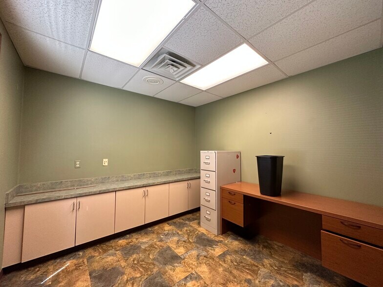 More Photos Of 1355 W Main St, Bellevue Office For Lease