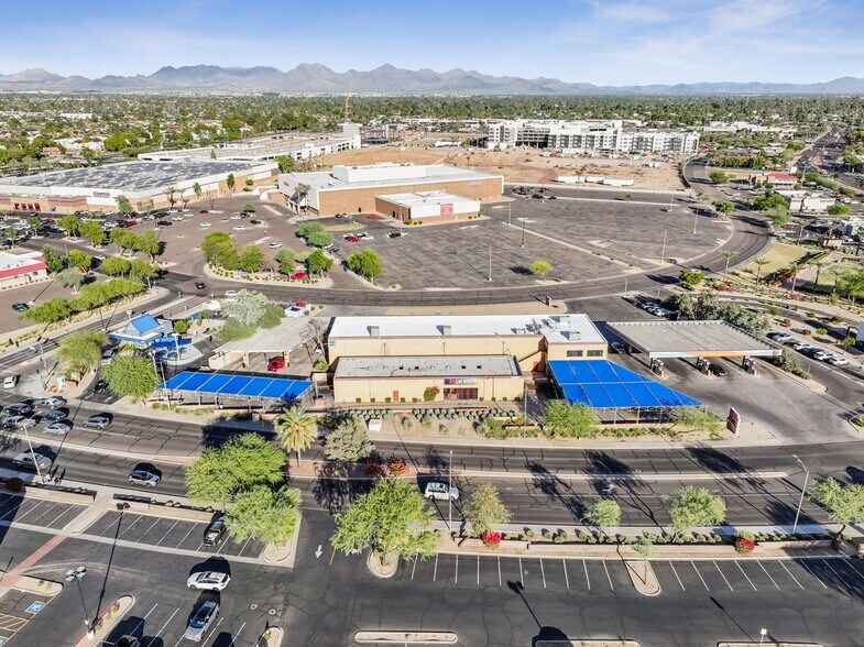 More Photos Of 12621 N Paradise Village Pky W, Phoenix Service Station For Sale