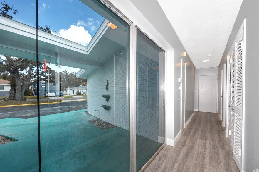 More Photos Of 2100 Dr Martin Luther King Jr St S, Saint Petersburg Medical For Sale