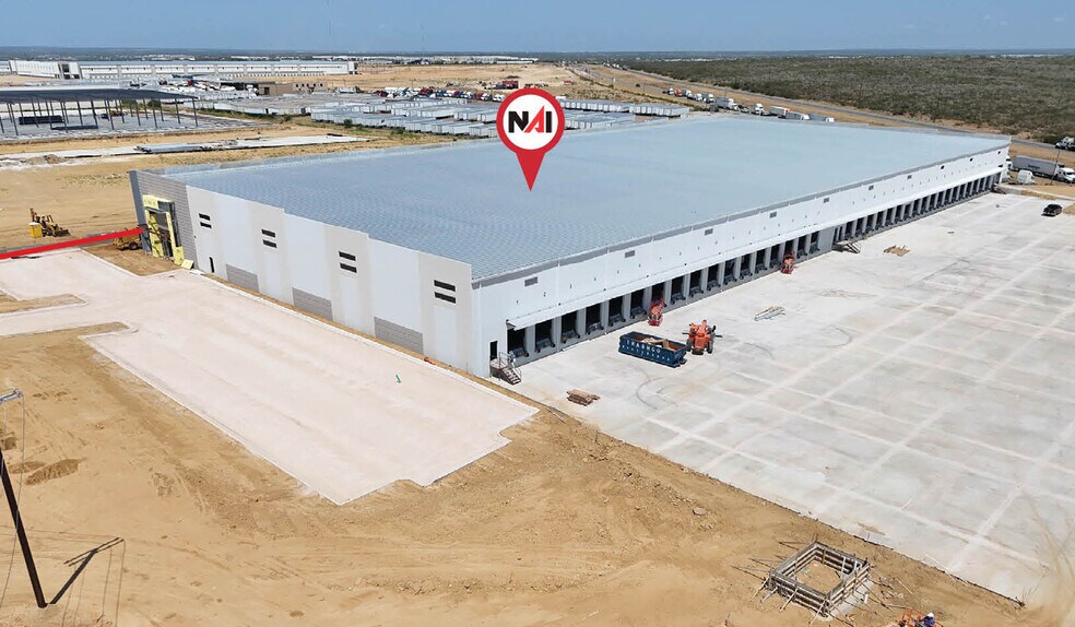 More Photos Of 19926 Kraus Lp, Laredo Distribution For Sale