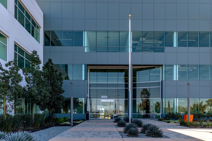 More Photos Of 300 Holger Way, San Jose Office For Lease