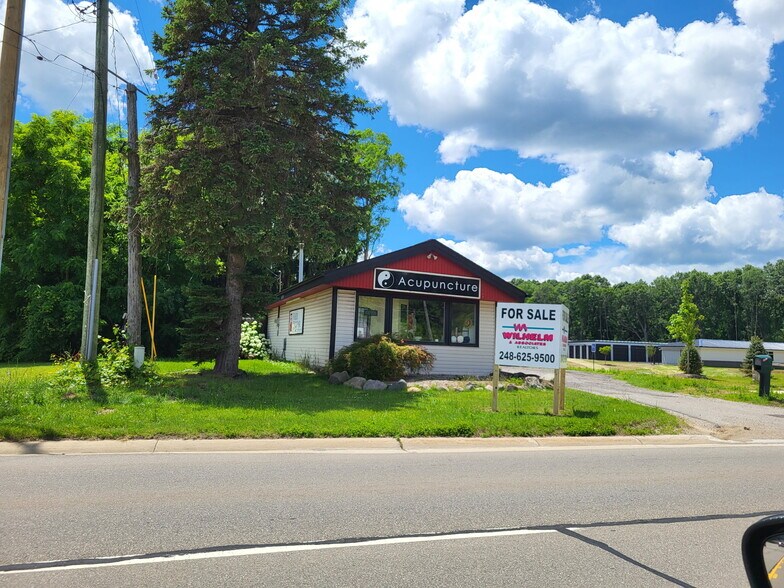 More Photos Of 9421 Dixie Hwy, Clarkston Office For Sale