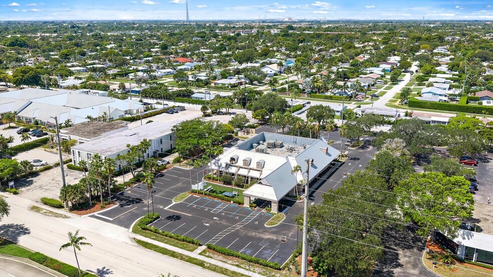 More Photos Of 661 US Highway 1, North Palm Beach Storefront Retail Office For Sale