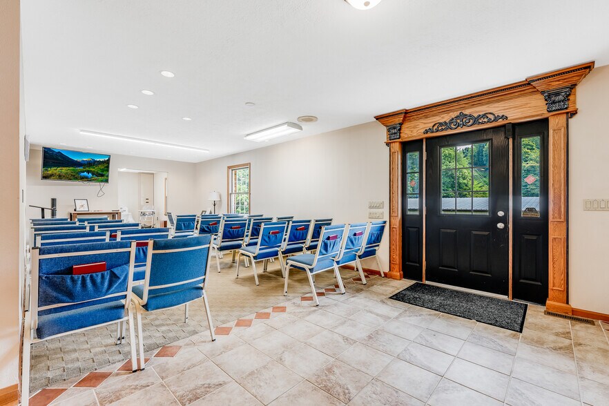 More Photos Of 1065 Greenbag Rd, Morgantown Industrial For Lease