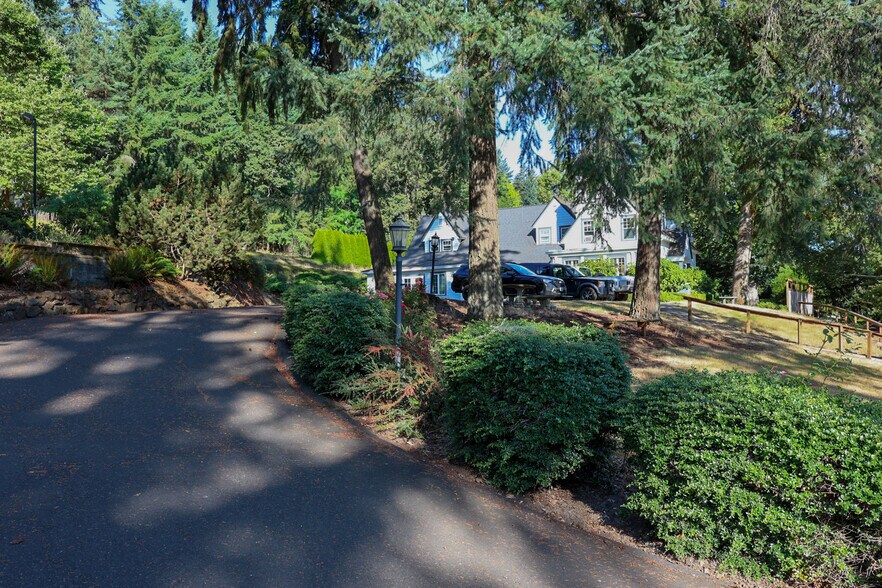 More Photos Of 20255 Willamette Dr, West Linn Specialty For Sale