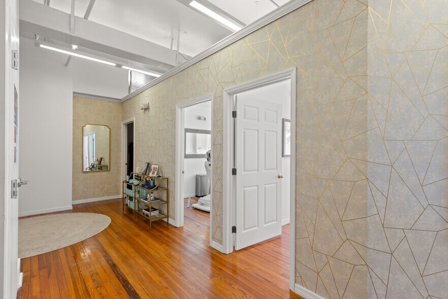 More Photos Of 327 11th Ave N, Saint Petersburg Office For Lease