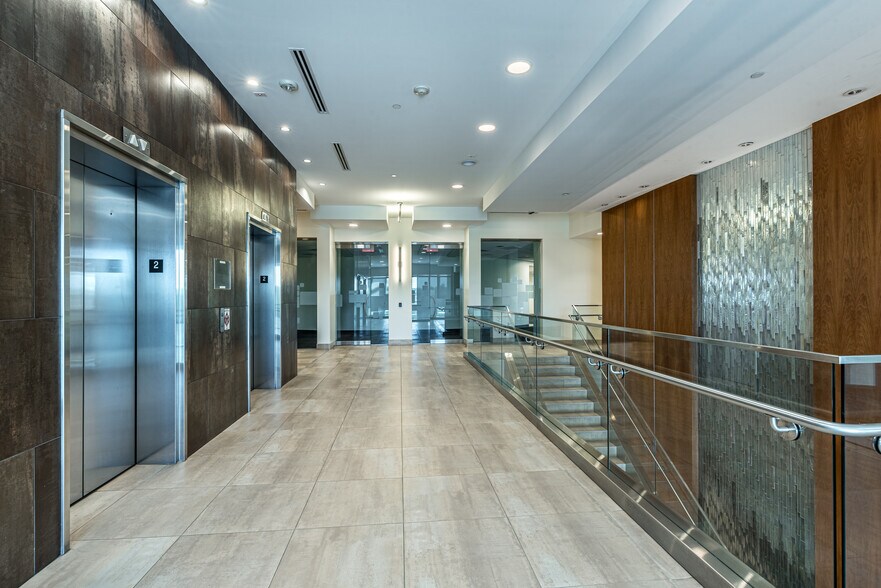 More Photos Of 8990 W Glendale Ave, Glendale Office For Sale