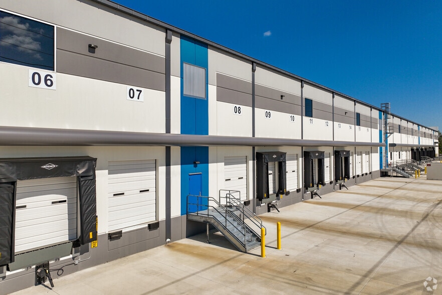 Primary Photo Of 7918 Harney Rd, Tampa Warehouse For Lease