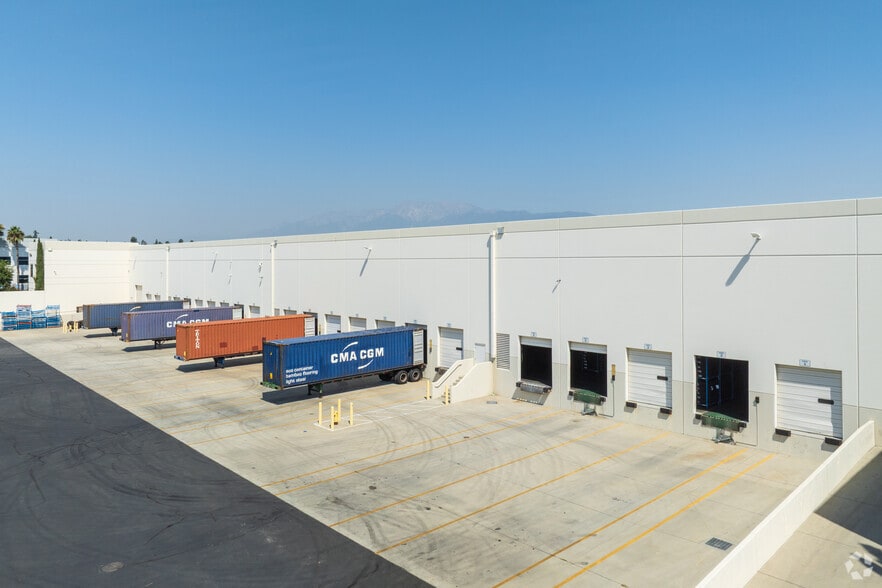 More Photos Of 1314 W Merrill Ave, Rialto Distribution For Lease