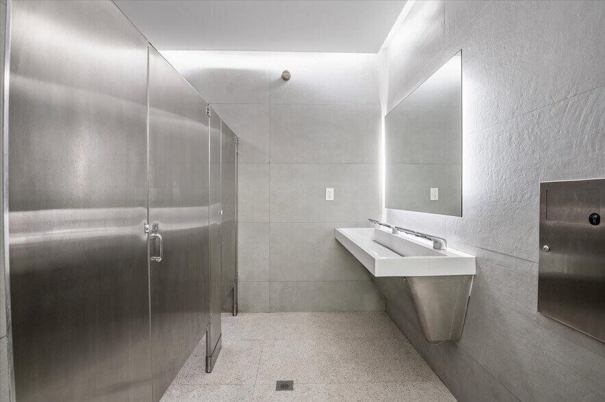 More Photos Of 1975 Linden Blvd, Elmont Medical For Lease