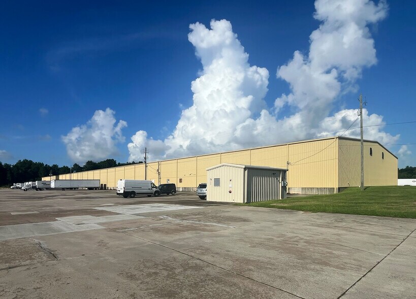 More Photos Of 5155 Mobile South St, Mobile Unknown For Lease