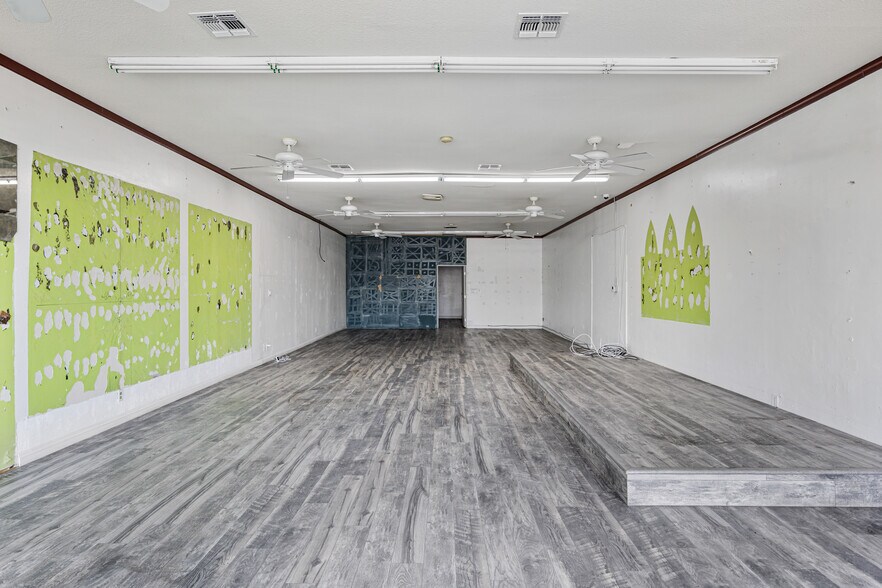 More Photos Of 13052 Hawthorne Blvd, Hawthorne General Retail For Lease