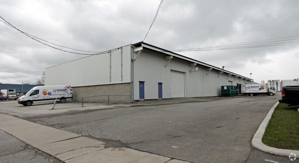 More Photos Of 59-63 Huxley Rd, Toronto Warehouse For Lease