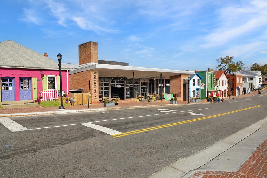 More Photos Of 10426 Main St, Fairfax Freestanding For Sale