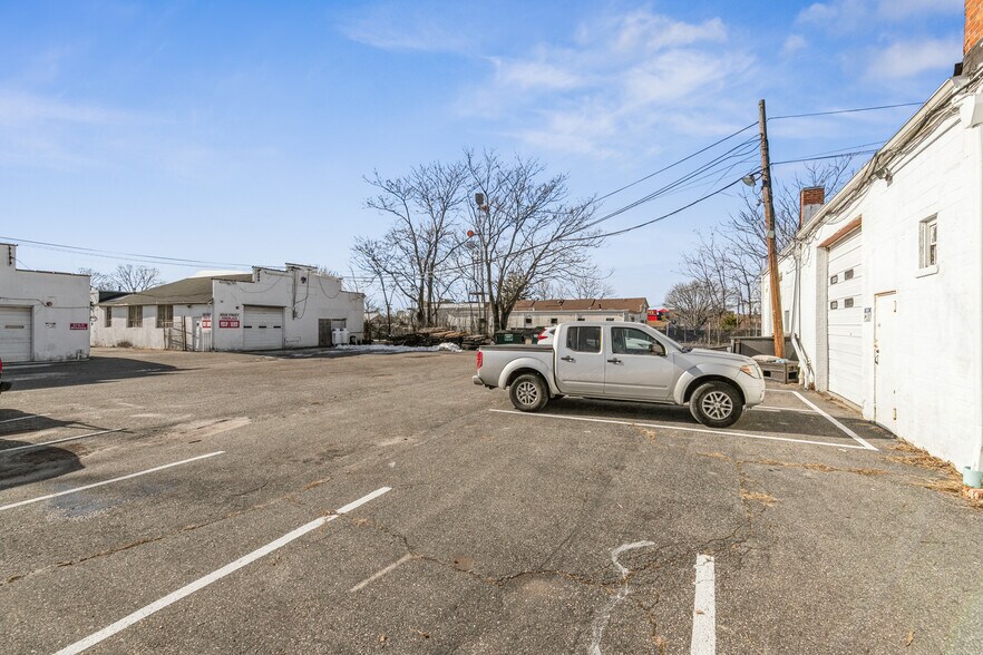 More Photos Of 318 E Main St, Patchogue Freestanding For Sale