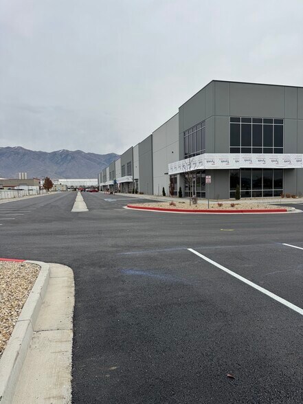 More Photos Of 235 Sugar St, Layton Industrial For Lease