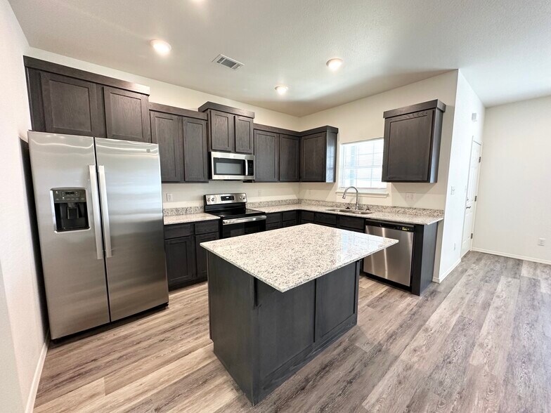 More Photos Of 4235 W Santa Fe St, Fayetteville Specialty For Sale
