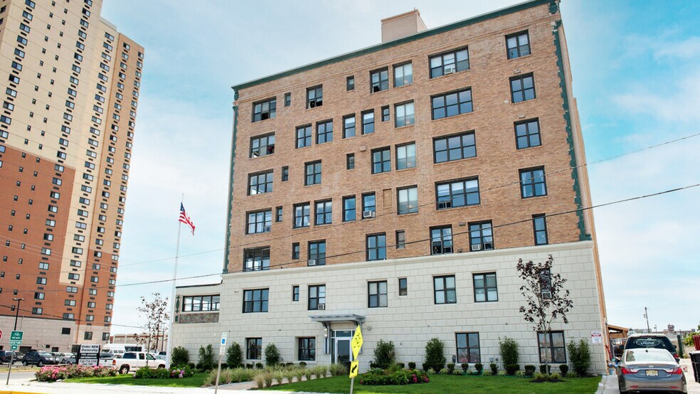 More Photos Of 200 Deal Lake Dr, Asbury Park Apartments For Sale