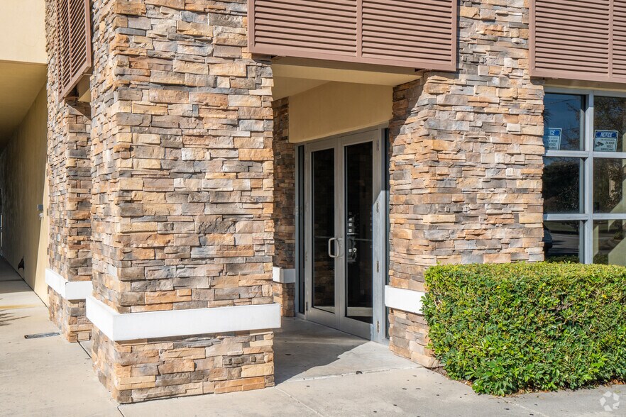 More Photos Of 1001 S Fort Harrison Ave, Clearwater Medical For Lease