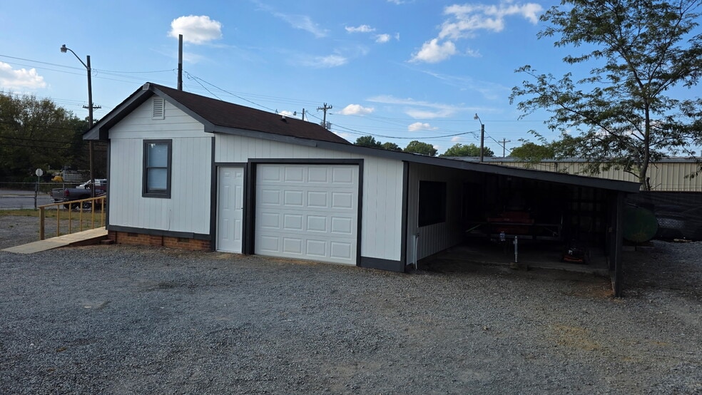 More Photos Of 1518 Concord Ave, Monroe Auto Dealership For Lease