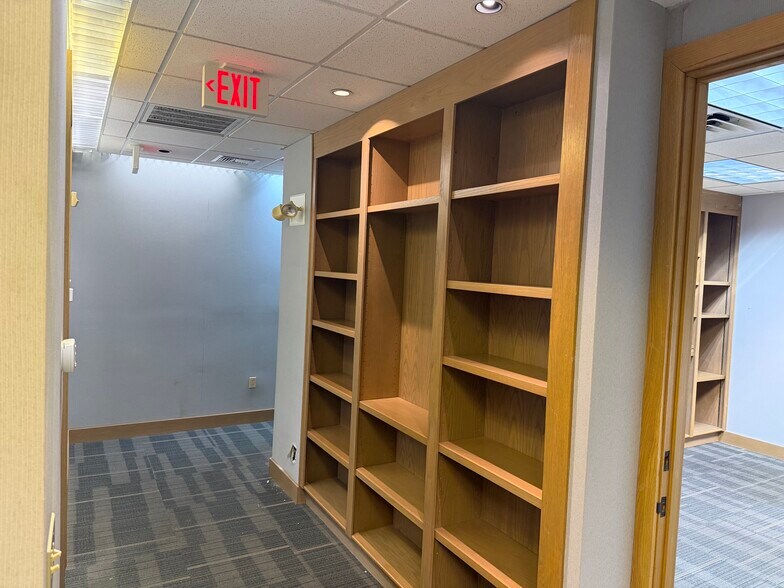 More Photos Of 2700 NW 43rd St, Gainesville Office For Lease