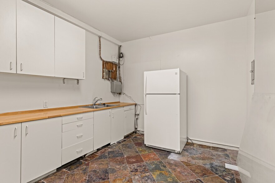 More Photos Of 2951-2953 Lincoln Blvd, Santa Monica Loft Creative Space For Sale