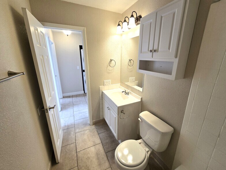 More Photos Of 4300 N Lamont St, Las Vegas Apartments For Sale