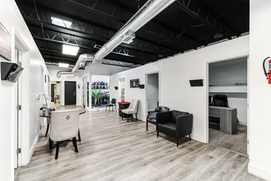 More Photos Of 4980 E 10th Ct, Hialeah Warehouse For Sale