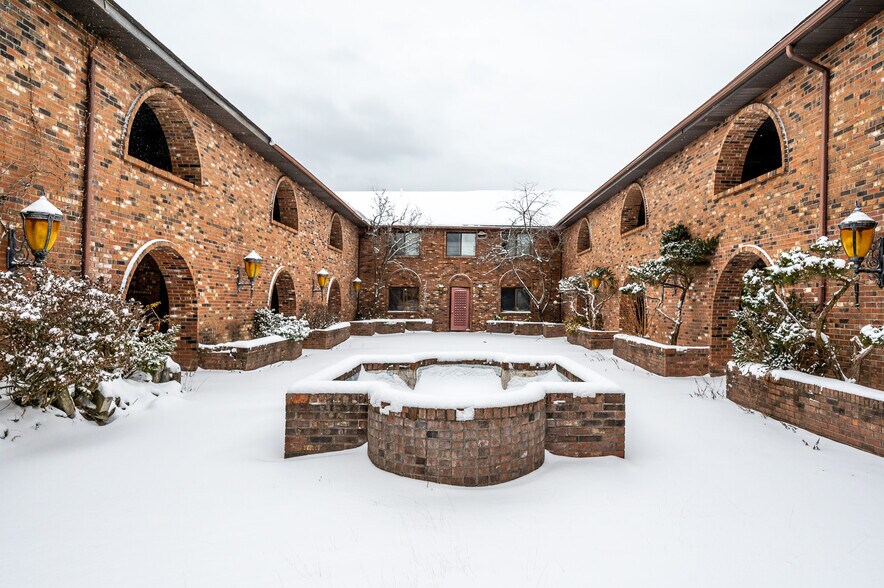 More Photos Of 4858 Route 32, Catskill Hotel For Lease