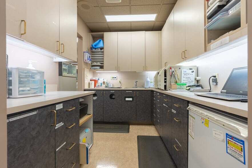 More Photos Of 3136 Squalicum Pky, Bellingham Medical For Sale