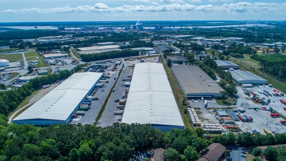 More Photos Of 5801 N Rhett Ave, Hanahan Warehouse For Lease