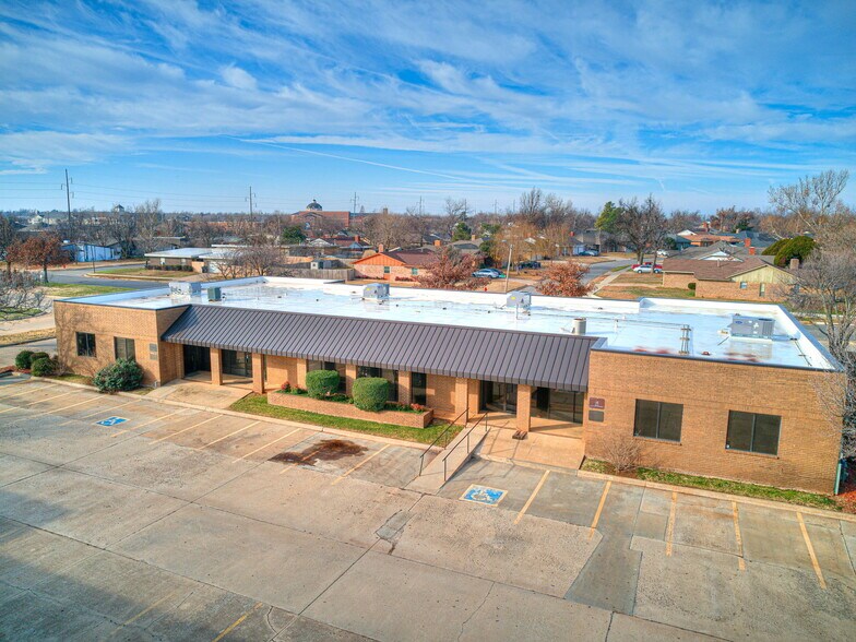 More Photos Of 11100 Stratford Dr, Oklahoma City Loft Creative Space For Sale