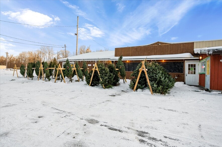 More Photos Of 485 Seneca St, Sherrill Freestanding For Sale