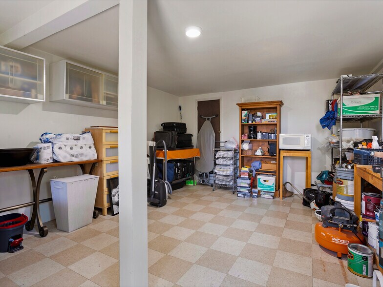 More Photos Of 1825 Altivo Way, Los Angeles Multifamily For Sale