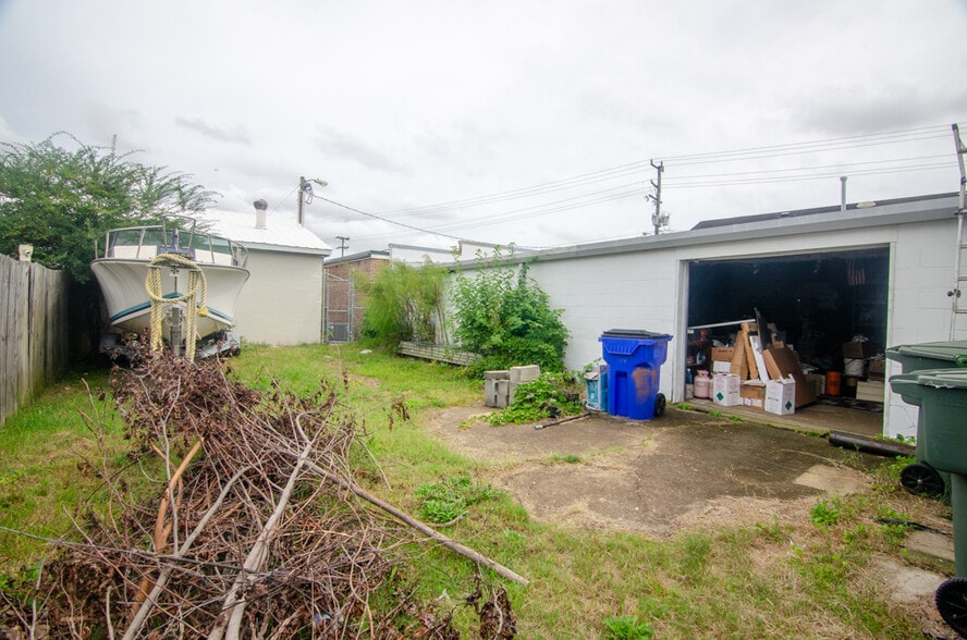 More Photos Of 1108 Pickett Rd, Norfolk Flex For Sale