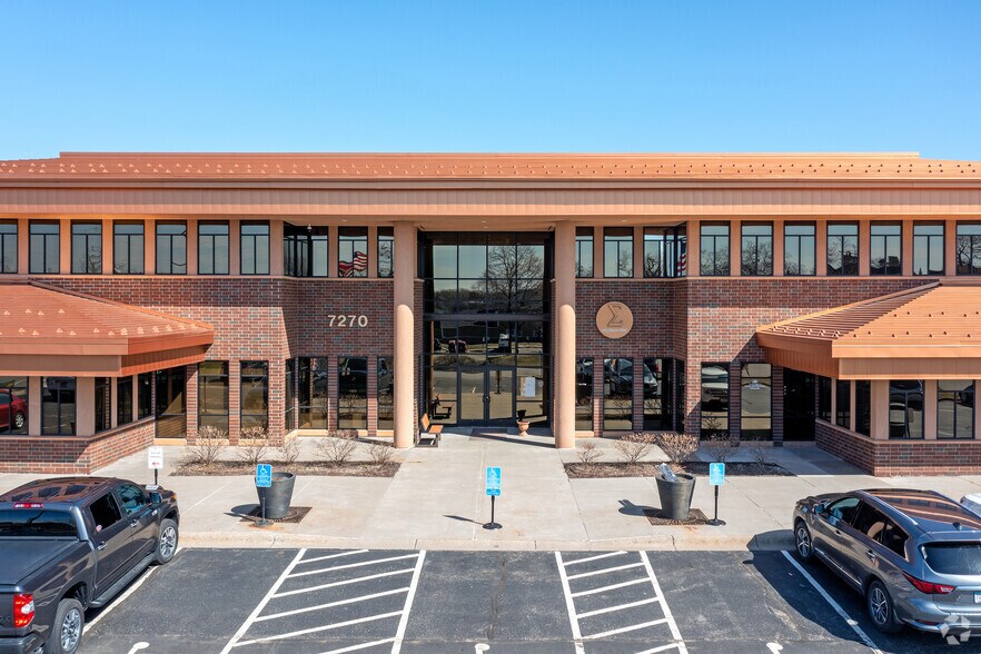 More Photos Of 7270 N Forest View Ln, Maple Grove Medical For Lease
