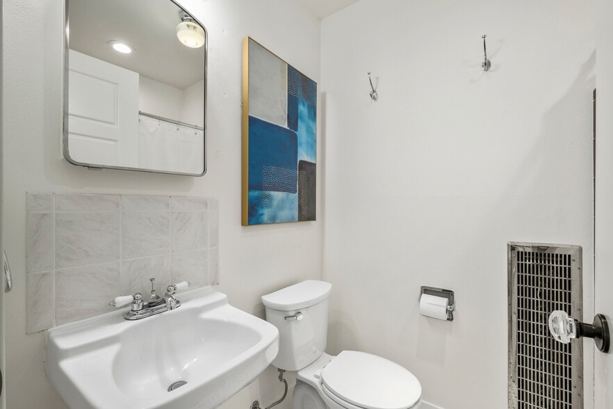 More Photos Of 214 Stewart St, Reno Apartments For Sale
