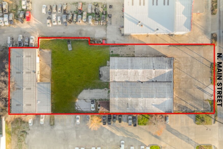 More Photos Of 3215 N Main St, Baytown Light Distribution For Sale