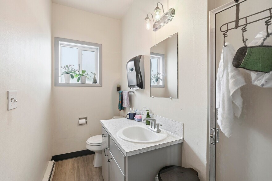 More Photos Of 12720 SW Pacific Hwy, Tigard General Retail For Sale