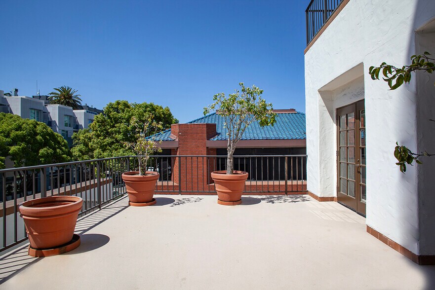 More Photos Of 725 Arizona Ave, Santa Monica Loft Creative Space For Lease