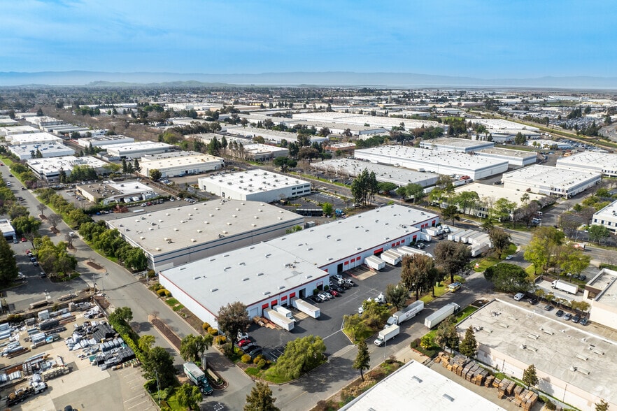 More Photos Of 30489-30509 San Antonio St, Hayward Warehouse For Sale