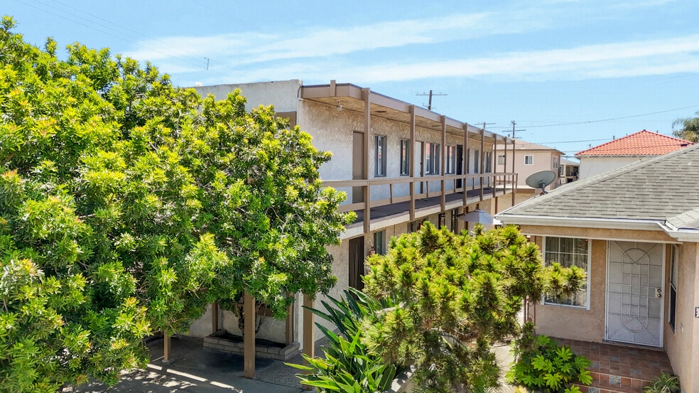 More Photos Of 1023 W 24th St, San Pedro Apartments For Sale