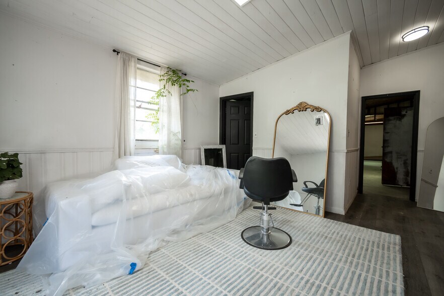 More Photos Of 577 Main st, Lexington Flex For Sale