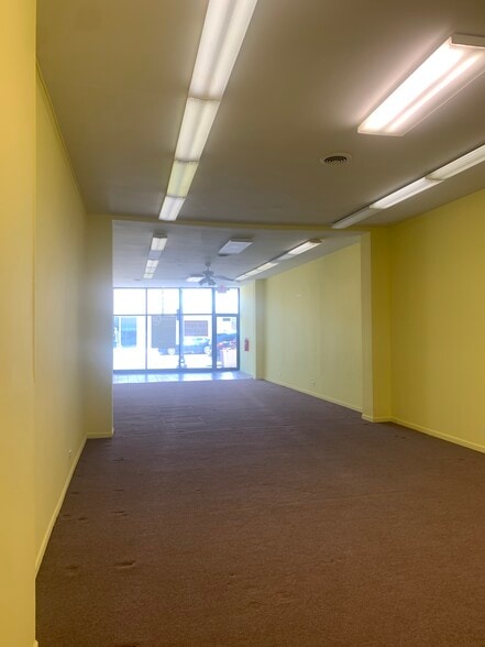 More Photos Of 4849-4853 Oakton St, Skokie Storefront For Lease