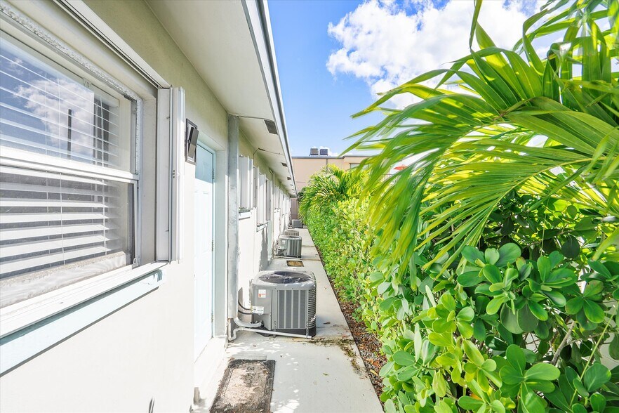 More Photos Of 4204 Ocean Dr, Lauderdale By The Sea Apartments For Sale
