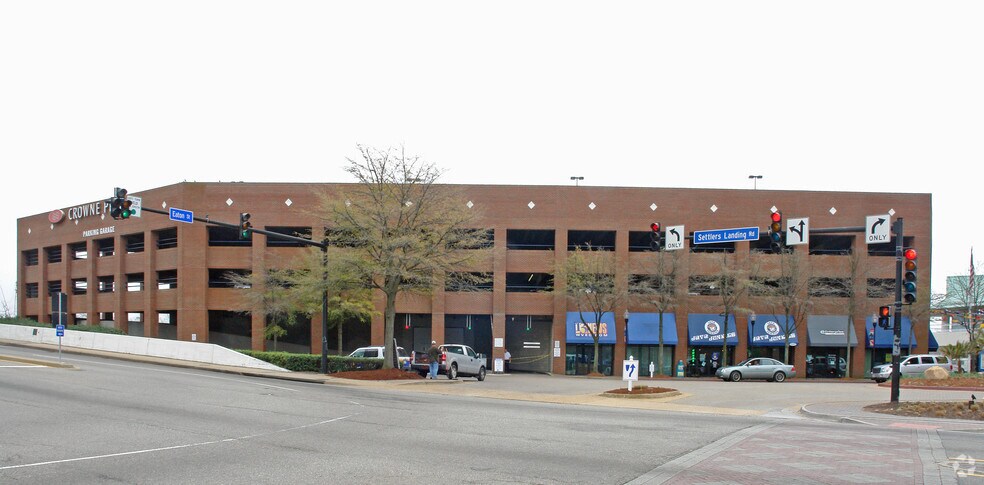 More Photos Of 720-774 Settlers Landing Rd, Hampton Parking Garage For Lease