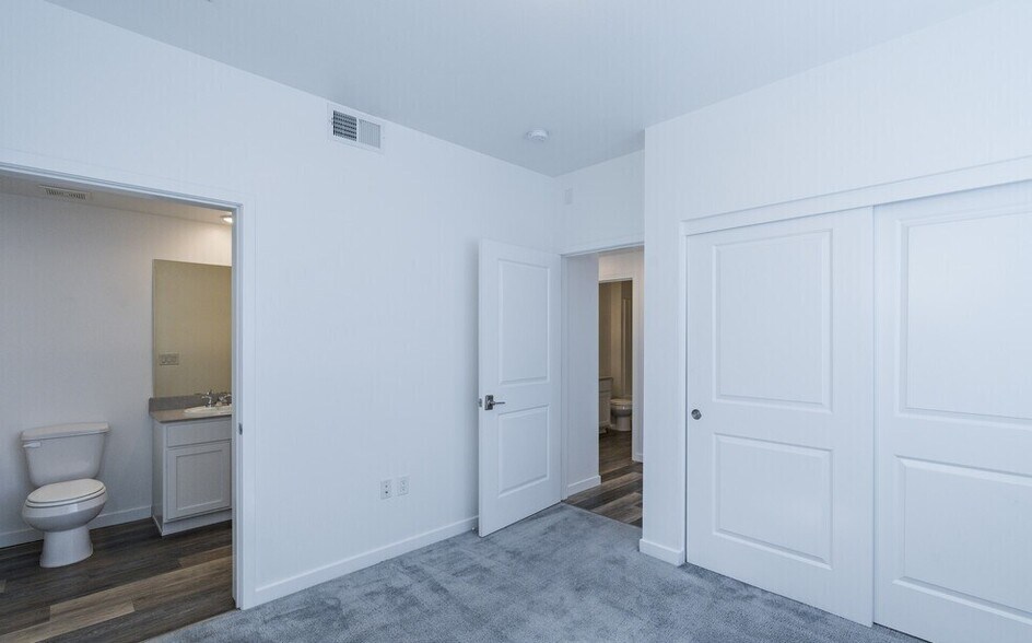 More Photos Of 1125 Avenue of the Oaks, Sparks Apartments For Lease