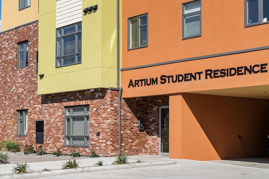 More Photos Of 125 Dundas Rd, Kelowna Apartments For Sale